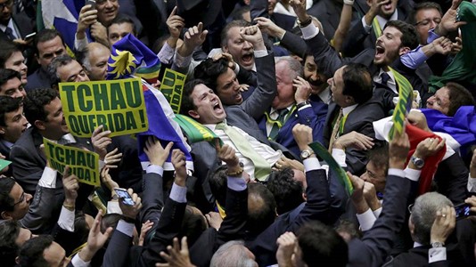 Rousseff, por 61 votos a 21, fue condenada a dejar la presidencia de forma definitiva.