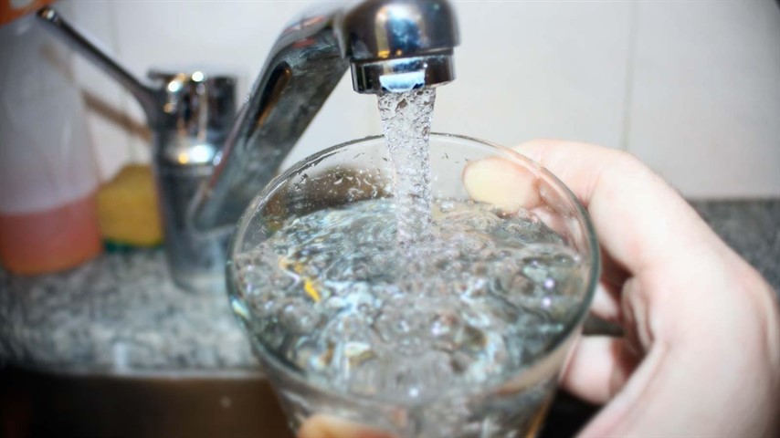 El costo del agua en Chaco podría aumentar desde marzo. 