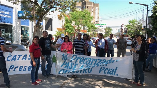 Los trabajadores de Catastro cortaron la calle Illia, entre Arbo y Blanco y la avenida San Martín.