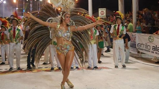 Los carnavales de Villa Ángela son de los más conocidos de la provincia.