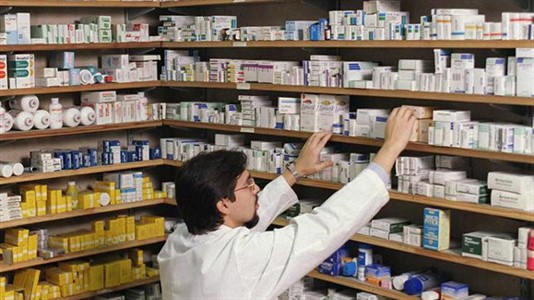 La idea es que la provincia produzca los medicamentos fundamentales para la atención médica.