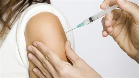 La vacuna contra el VPH es una herramienta muy eficaz que permite inmunizar contra el cáncer de cuello de útero. (Foto: Ecos LA)