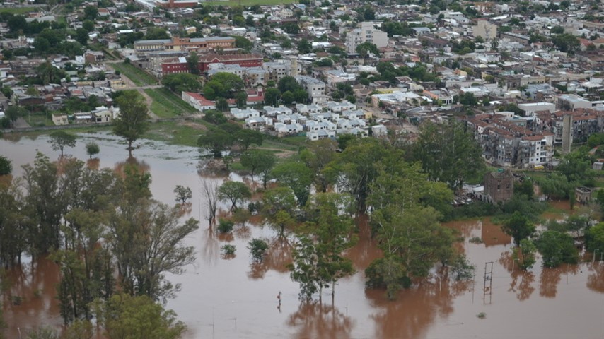 La ciudad Termal quedó bajo el agua después de una lluvia histórica.