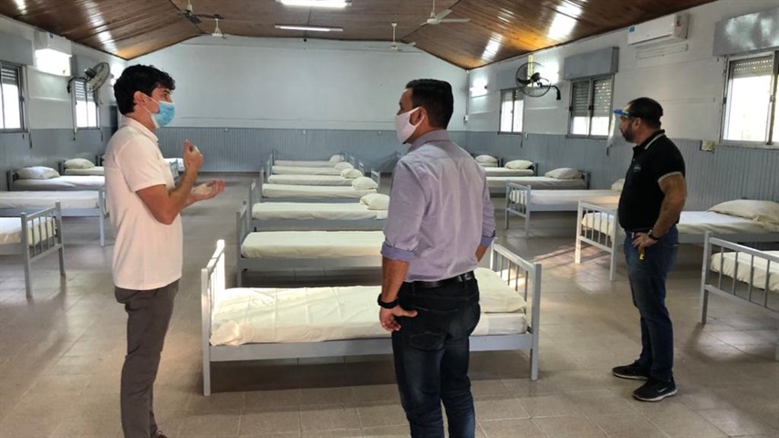 El lugar contará con ciento de camas para alojar pacientes con síntomas leves.