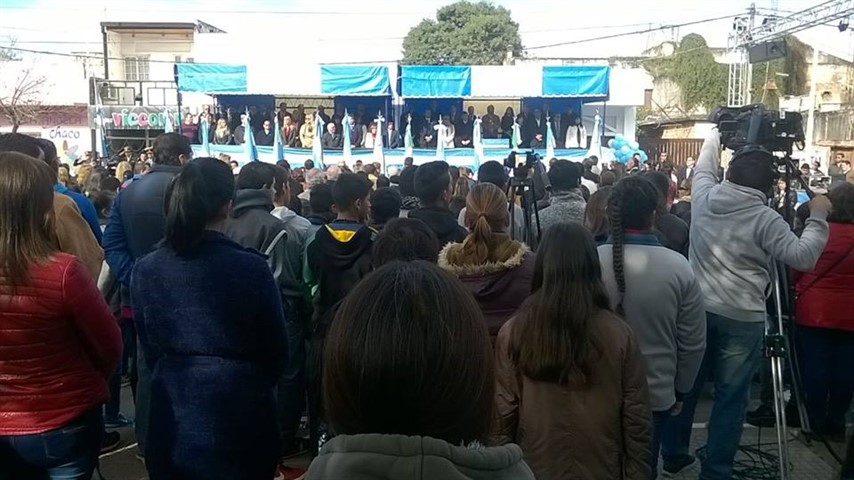 Docentes y alumnos del nivel terciario protestaron en el aniversario de Villa Ángela (Foto: Fabian Radlovaski)