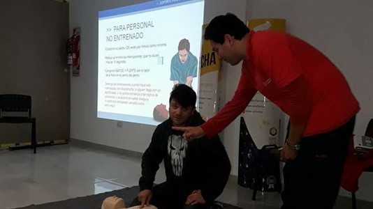 Cursos de RCP de la Cruz Roja Argentina. 