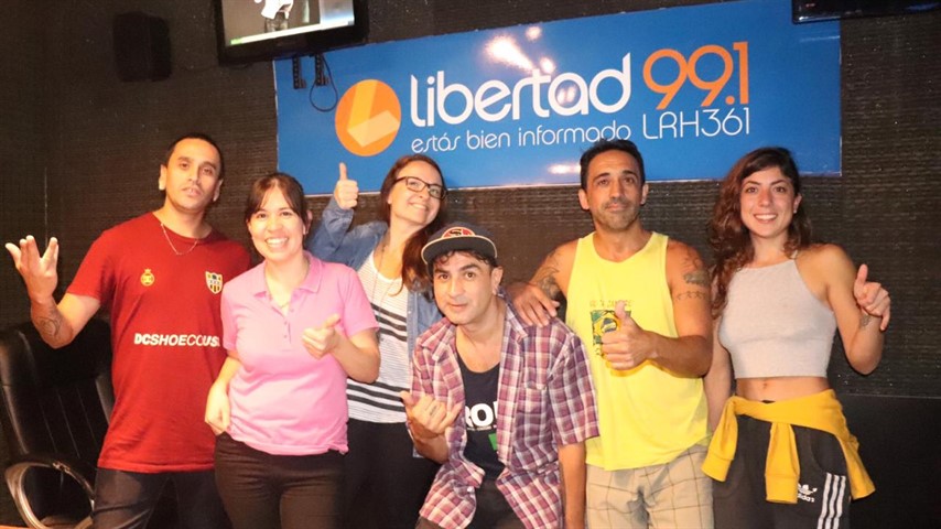 Algunos de los integrantes de "Chaque el circo" pasaron por los estudios de Radio Libertad.