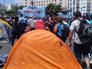 Días atrás militantes de Barrios de Pie acamparon en el congreso.