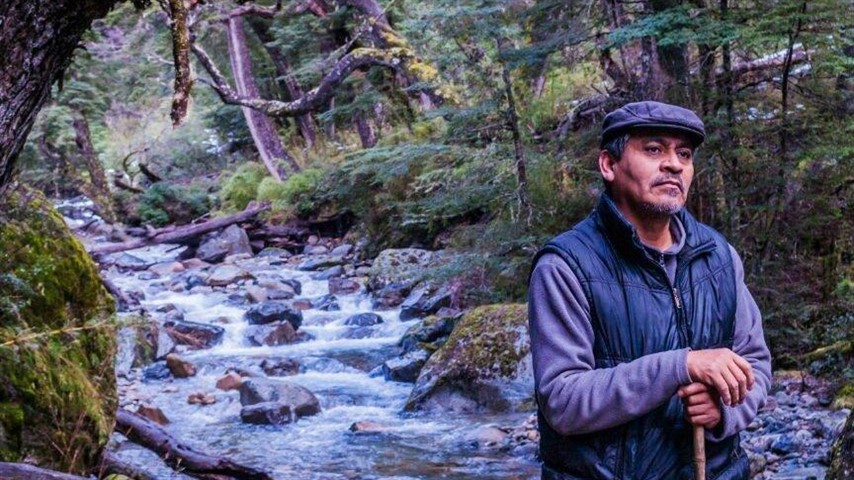 Luis Pilquimán es uno de los voceros del pueblo Mapuche. Escuchalo y entedé más sobre lo que pasa en Bariloche.