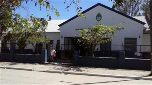 La escuela 319 de La Liguria, a la que asistía la niña fallecida, suspendió sus clases durante el turno mañana de hoy.