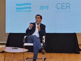 Gustavo Martínez brindó una conferencia de prensa. 