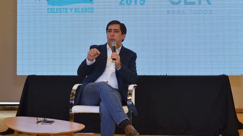 Gustavo Martínez brindó una conferencia de prensa. 