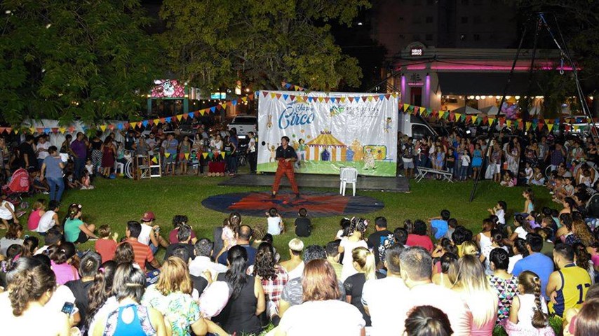 Foto: Chaque el Circo en el Paseo de Artistas y Artesanos.