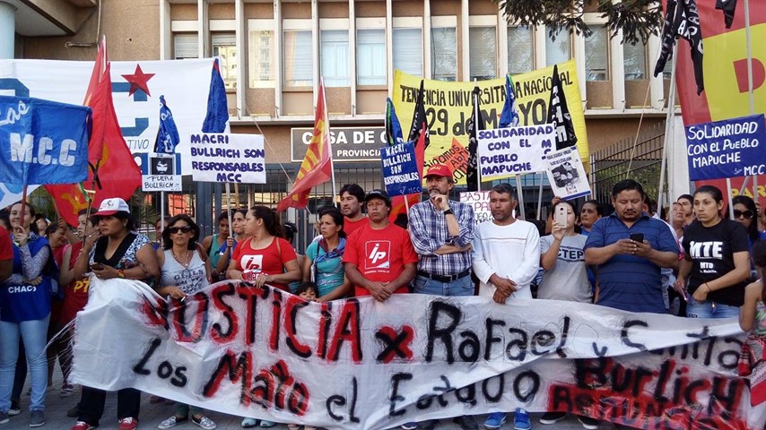 Parte de las organizaciones que hoy repudiaron el asesinato de otro Mapuche.
