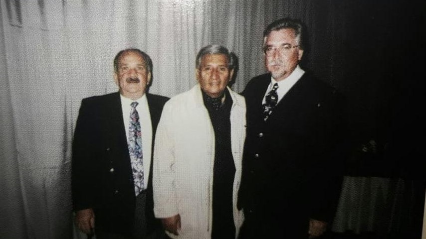 Fabriciano junto a Benjamín y el Dr. Perret el día que recibió la Mención de Honor ante el Senado de la Nación(2005)
