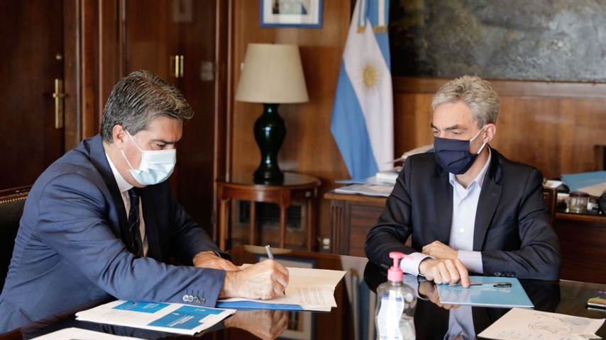 El gobernador Jorge Capitanich se reunió con el ministro de Transporte de la Nación, Mario Meoni.